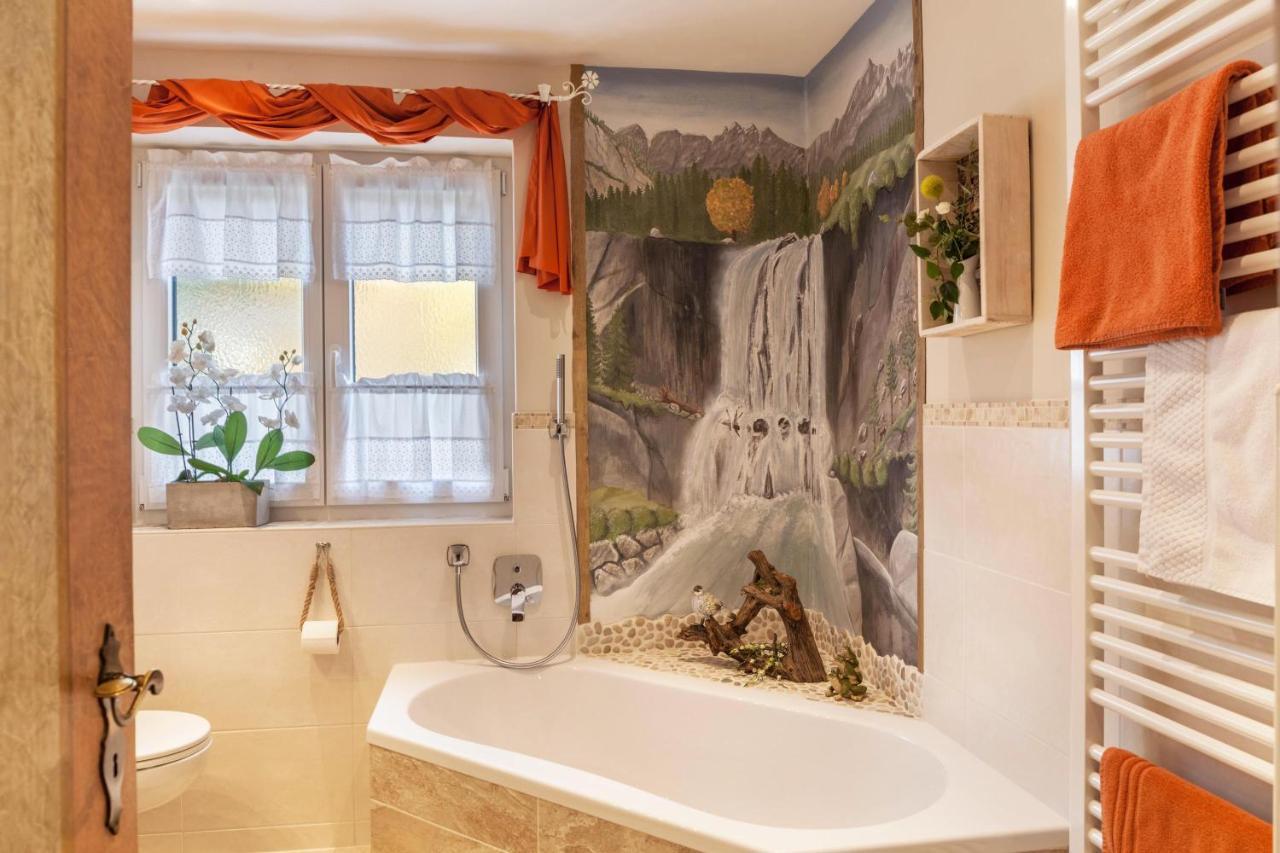 Ferienwohnung Waldruhe ガルミッシュ・パルテンキルヒェン エクステリア 写真