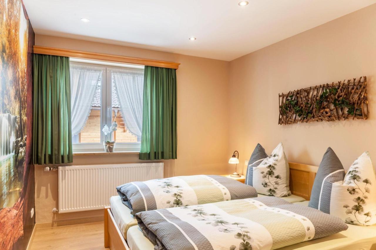 Ferienwohnung Waldruhe ガルミッシュ・パルテンキルヒェン エクステリア 写真