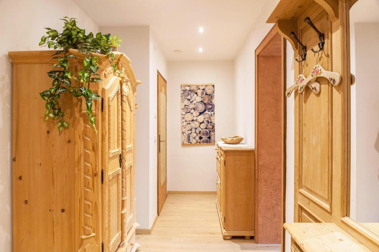 Ferienwohnung Waldruhe ガルミッシュ・パルテンキルヒェン エクステリア 写真