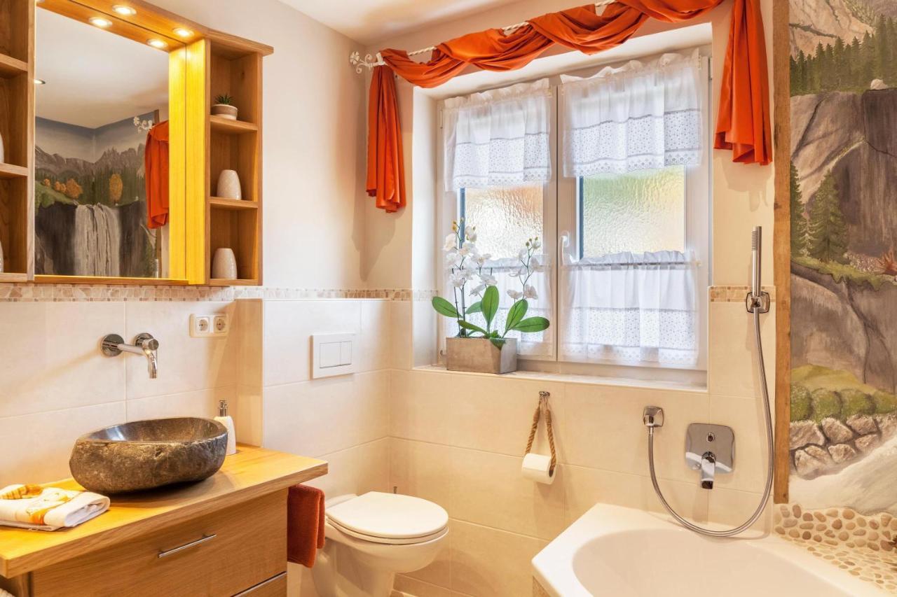 Ferienwohnung Waldruhe ガルミッシュ・パルテンキルヒェン エクステリア 写真