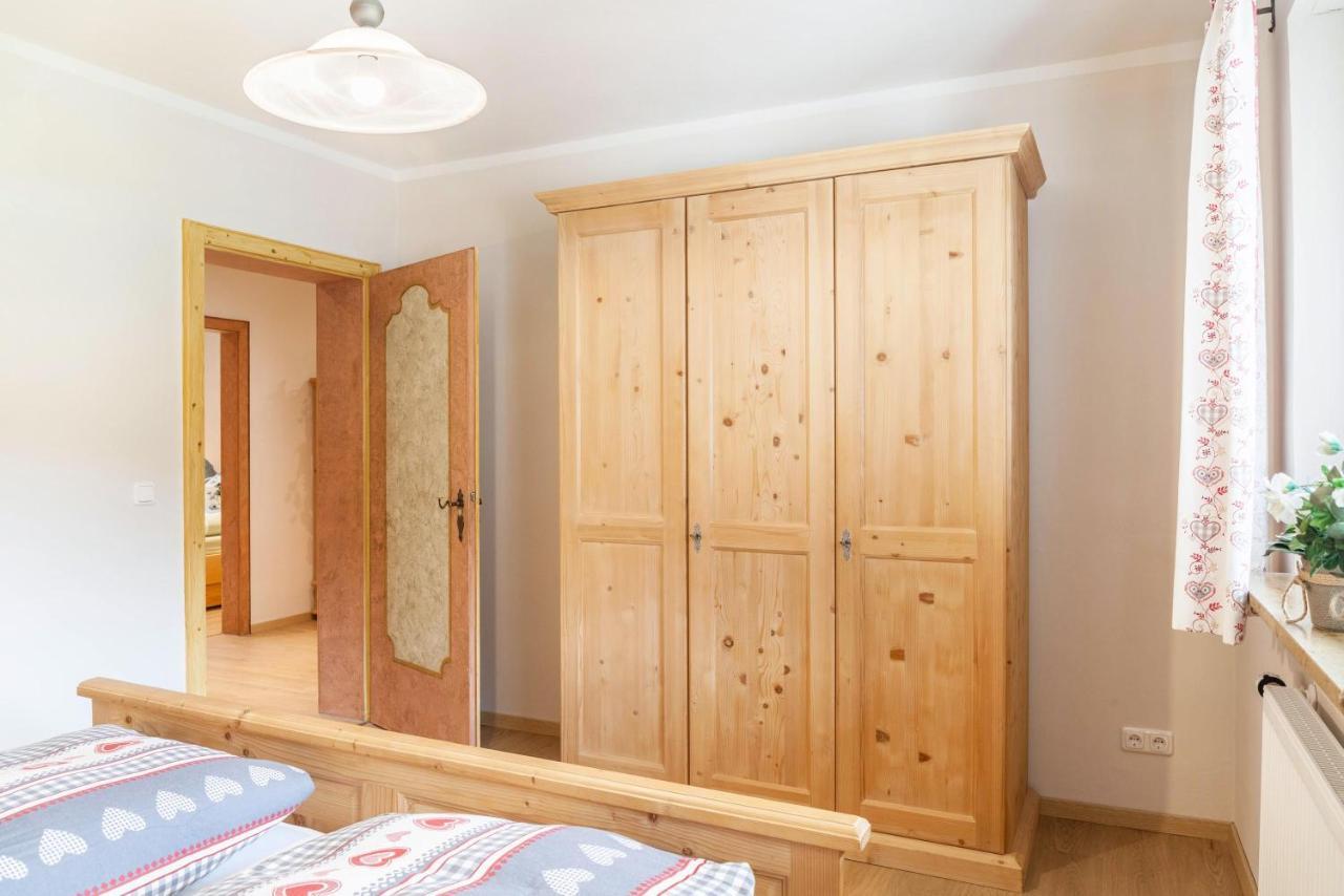 Ferienwohnung Waldruhe ガルミッシュ・パルテンキルヒェン エクステリア 写真