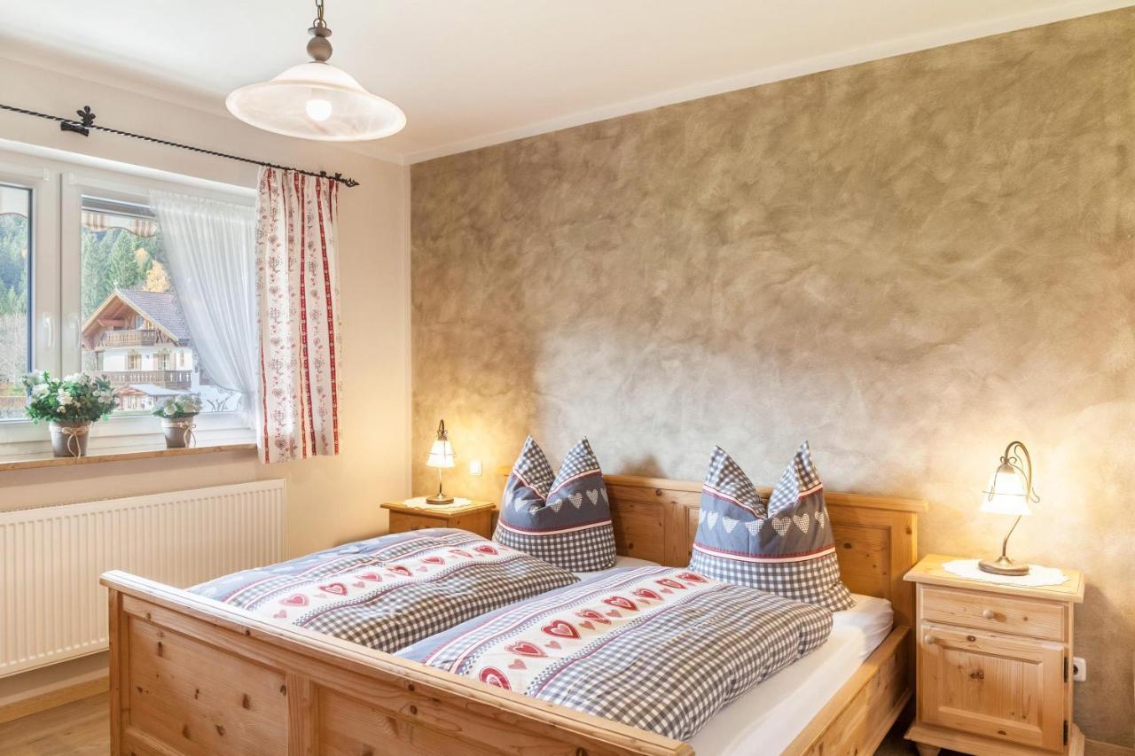Ferienwohnung Waldruhe ガルミッシュ・パルテンキルヒェン エクステリア 写真