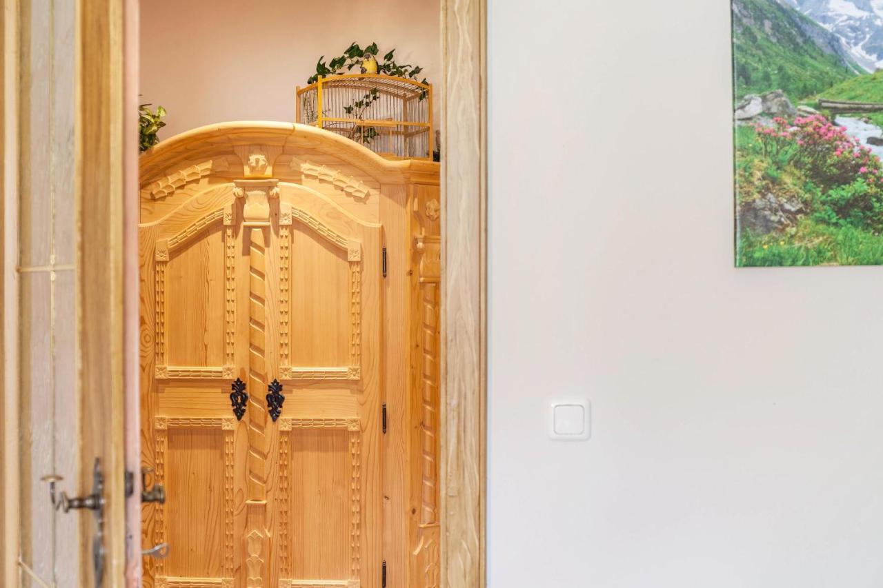 Ferienwohnung Waldruhe ガルミッシュ・パルテンキルヒェン エクステリア 写真