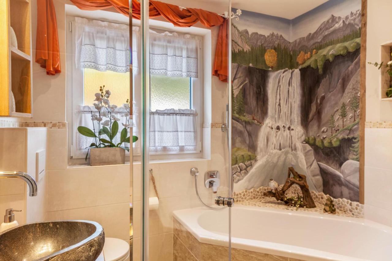 Ferienwohnung Waldruhe ガルミッシュ・パルテンキルヒェン エクステリア 写真