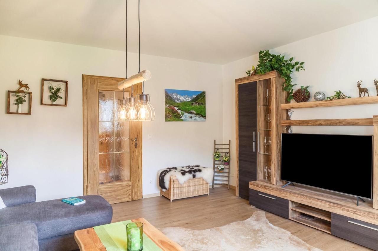 Ferienwohnung Waldruhe ガルミッシュ・パルテンキルヒェン エクステリア 写真