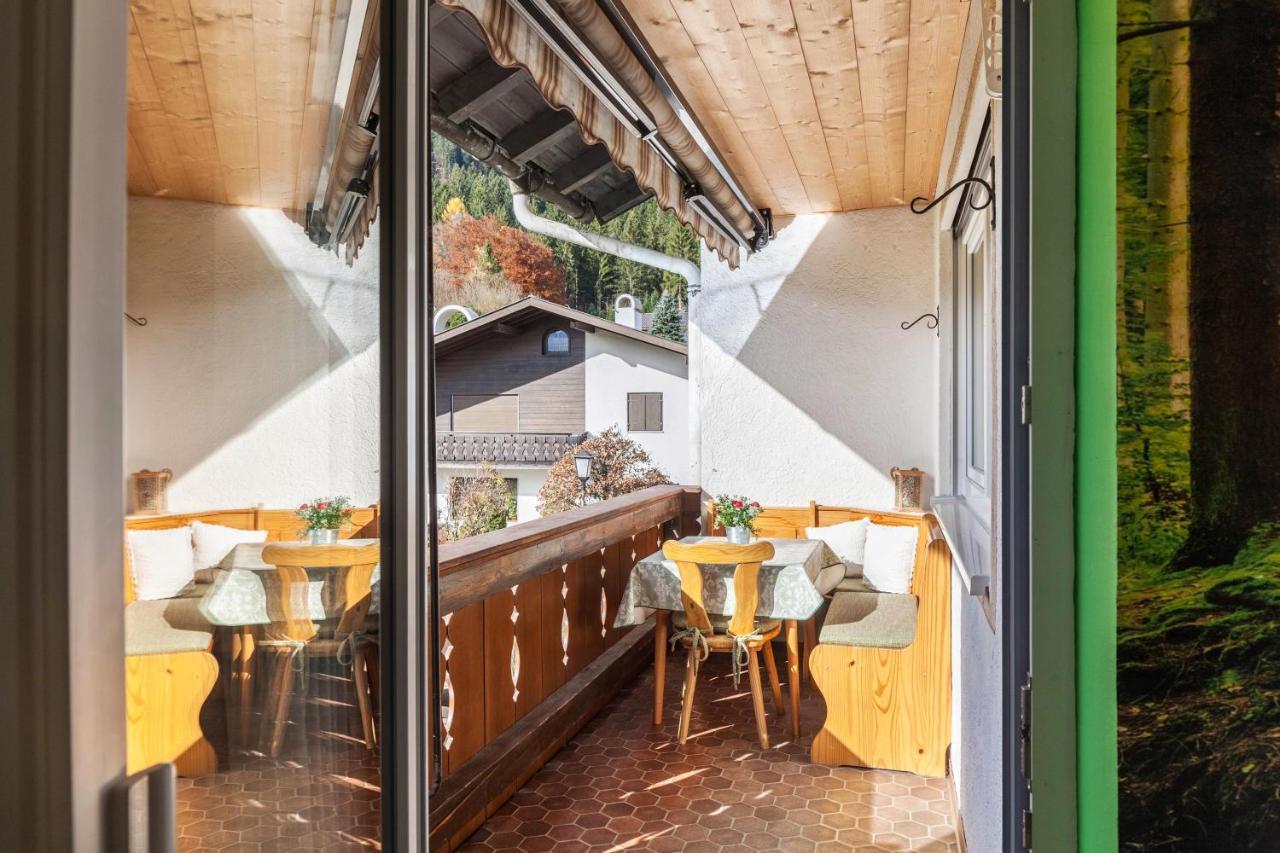 Ferienwohnung Waldruhe ガルミッシュ・パルテンキルヒェン エクステリア 写真